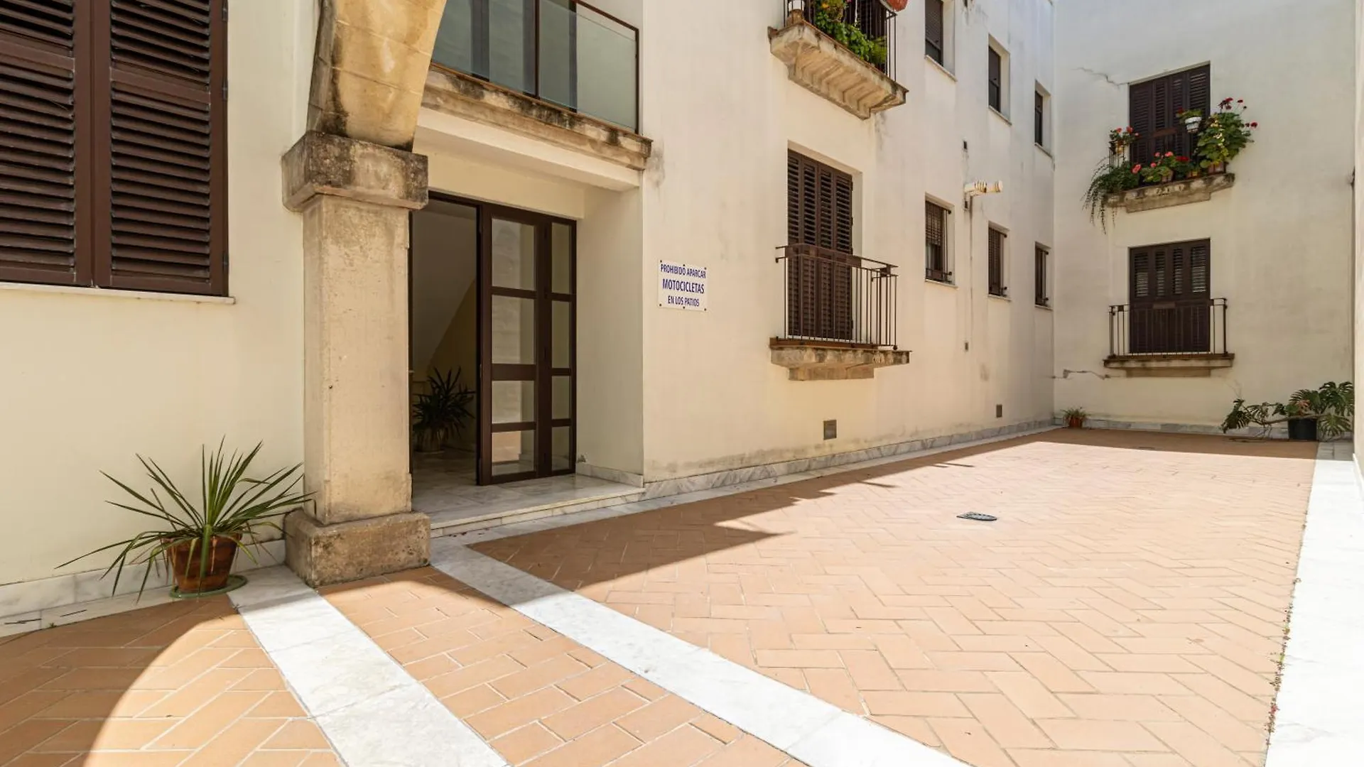 Allo Apartments Francos IV Centro Parking 3 Habitaciones Jerez de la Frontera 0*,  Spain