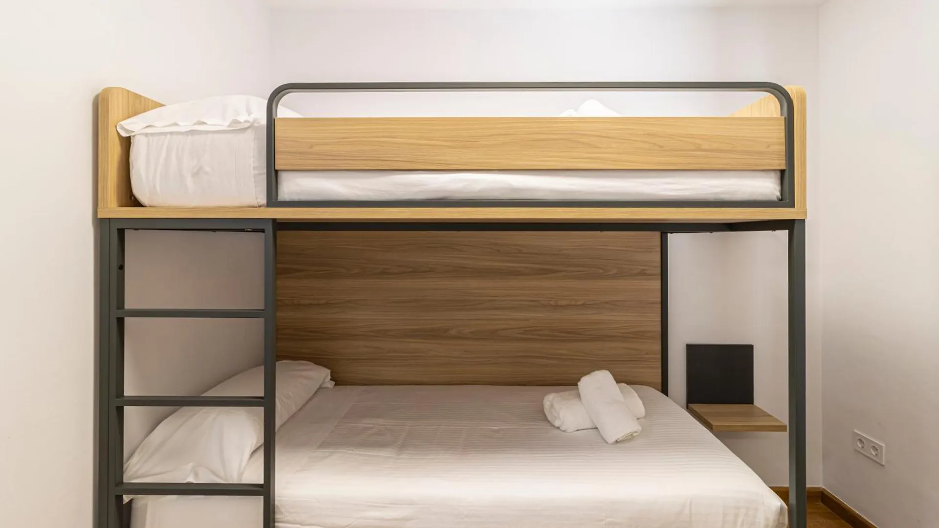Allo Apartments Francos IV Centro Parking 3 Habitaciones Jerez de la Frontera 0*,  Spagna